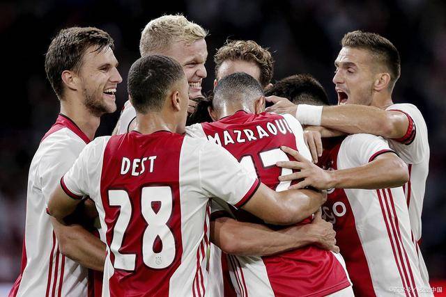 阿劳霍抵达巴萨总部即将续约 新合同2031年到期